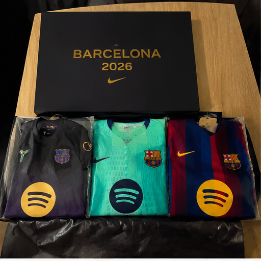 Customer wearing a MATCHWEEK football jersey