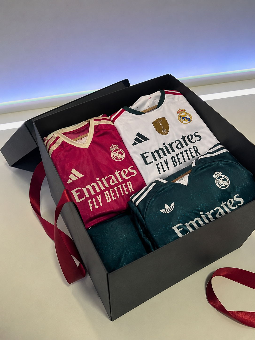 Real Madrid FANBOX (Versión Authentic)