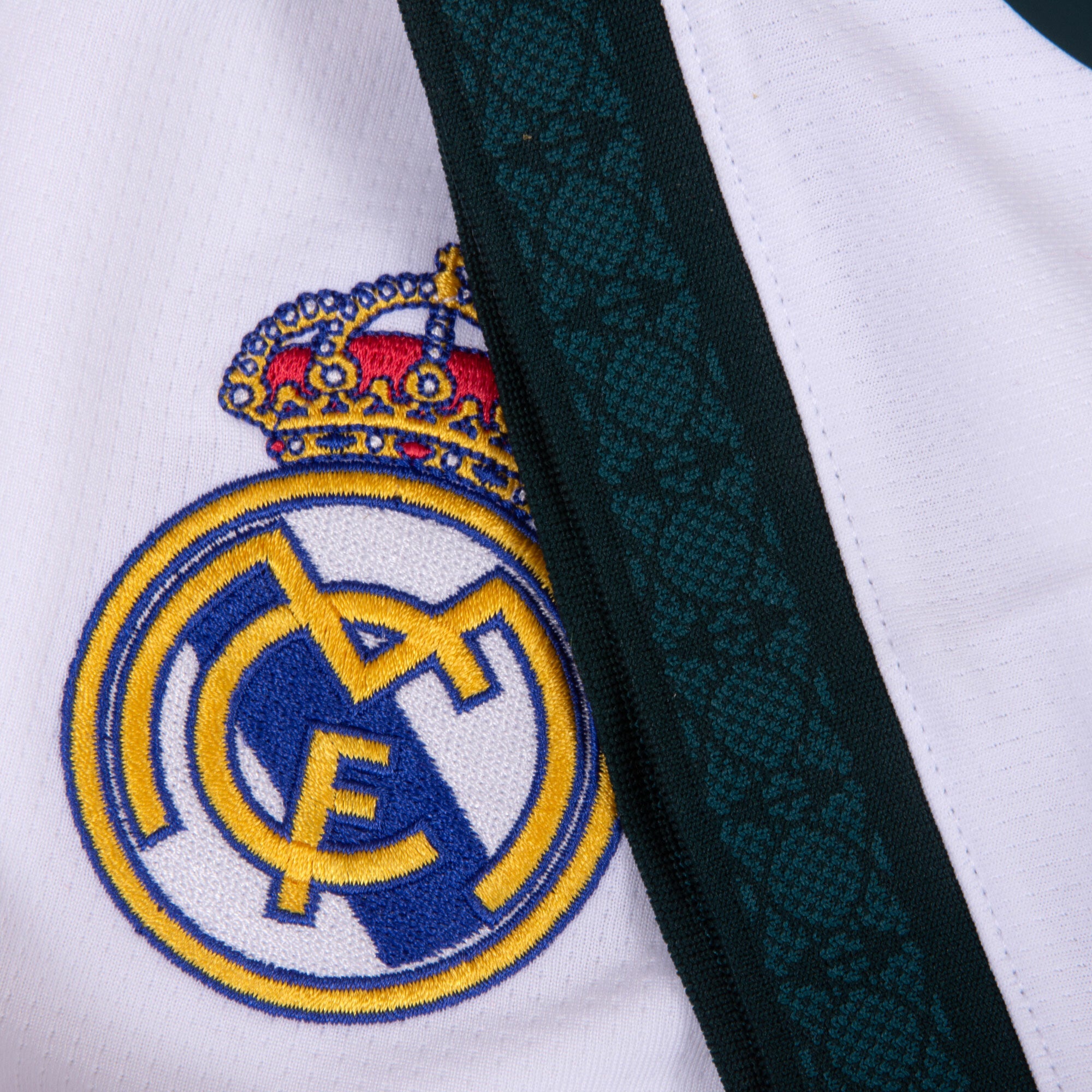 Real Madrid FANBOX (Versión Authentic)