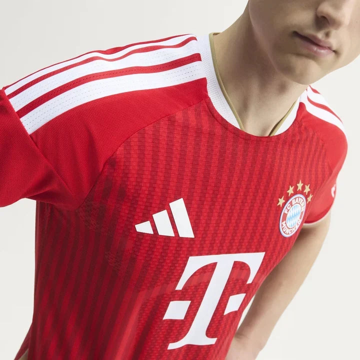 FC Bayern München FANBOX (Authentic Version)